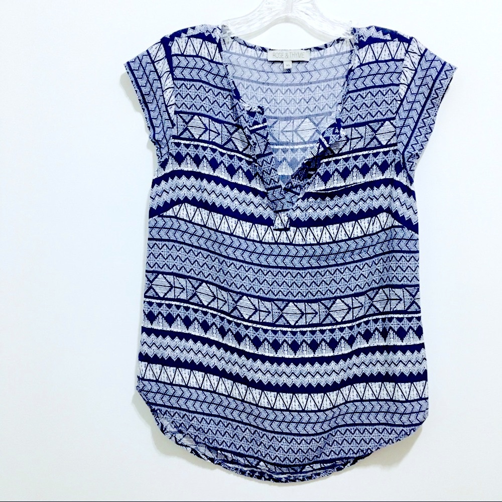 Rose & Thyme Women’s Short Sleeves V-Neck Blue Top